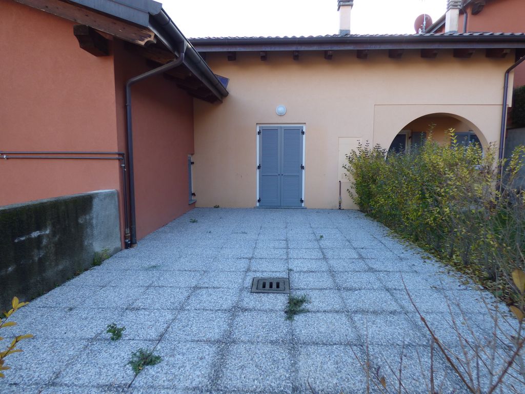 Pianello del lario residence con piscina villetta con terrazzo Terrazzo con piscina