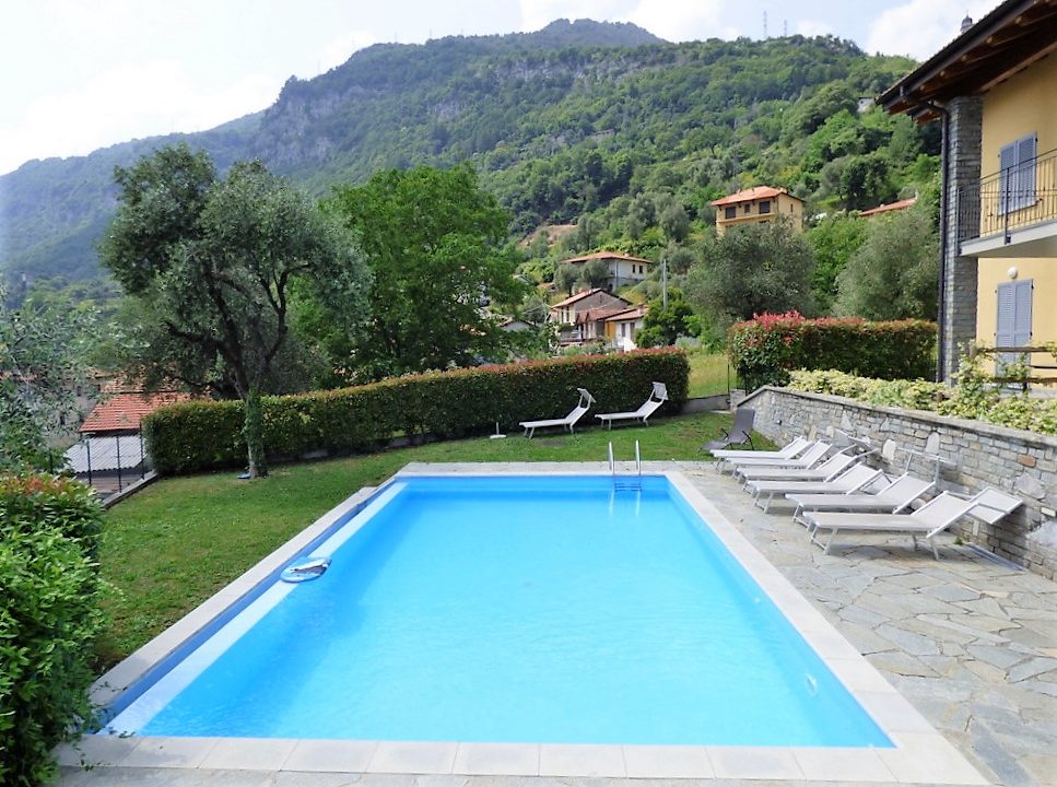 Ossuccio Villetta in residence con piscina