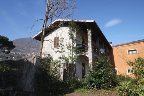 Villa Indipendente Domaso con terreno