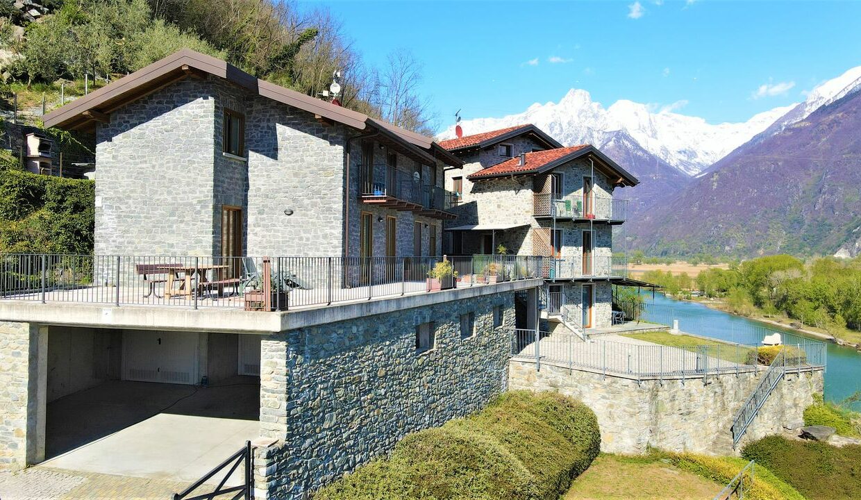 Lago Como Appartamenti con Garage Sorico