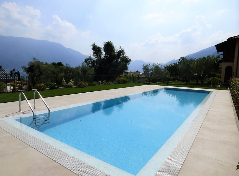 villa Tremezzina vista lago con piscina