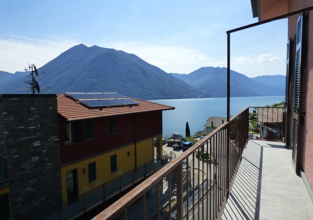 Lago Como Argegno Appartamento con Terrazzo e Vista Lago