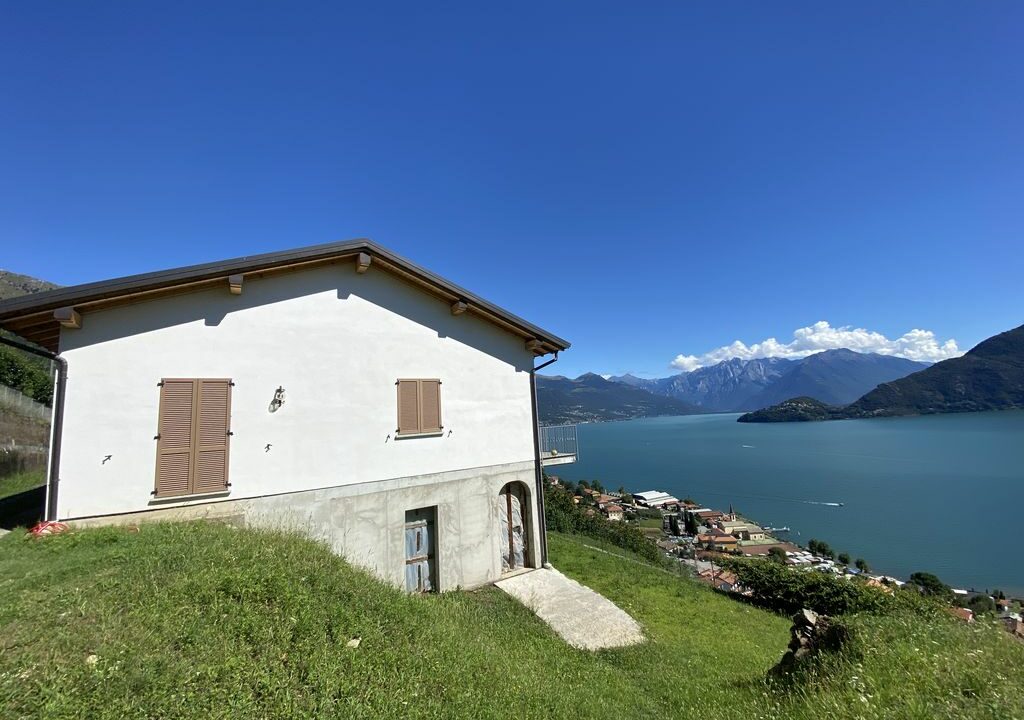 Pianello del Lario Villa con Terreno e Vista Lago Como