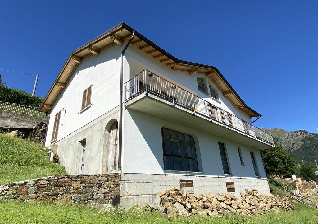 Pianello del Lario Villa con Terreno e Vista Lago Como