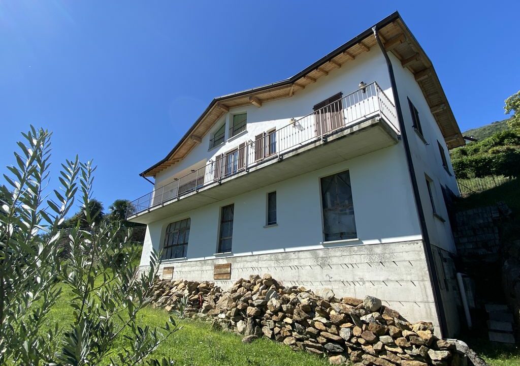 Pianello del Lario Villa con Terreno e Vista Lago Como