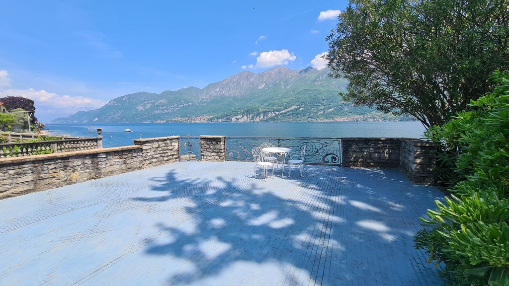 Lago Como Bellagio Villa di Lusso Fronte Lago con Darsena - solarium