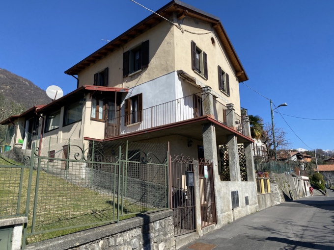 Appartamento con Terrazza Tremezzina Lago di Como - facciata