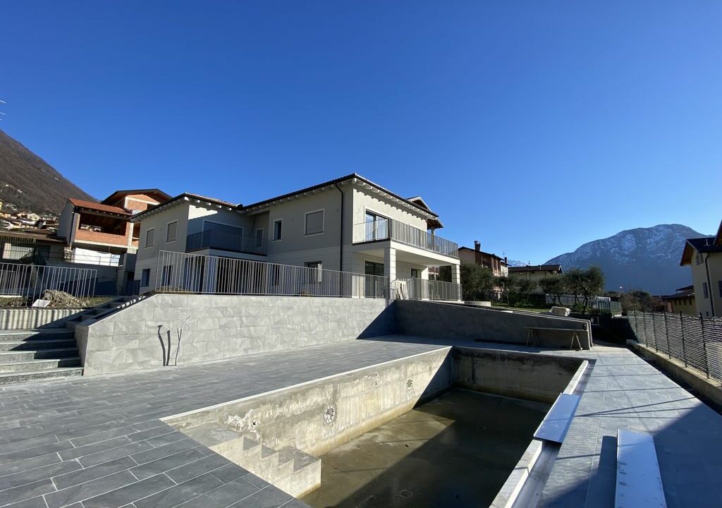 Lago Como Ossuccio Appartamenti con Vista Lago, Piscina e Posto Auto