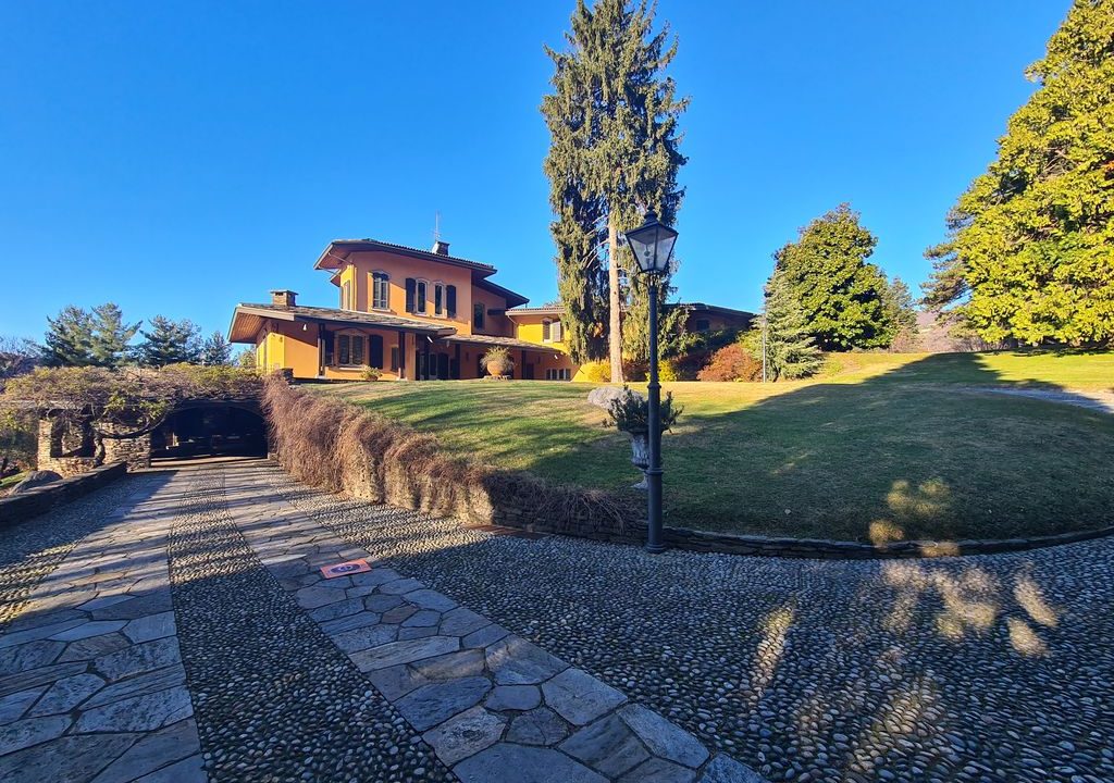Villa Lago Como con Parco e Piscina