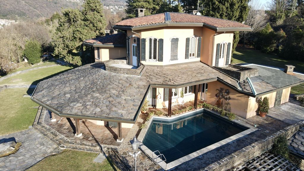Villa Lago Como con Parco e Piscina