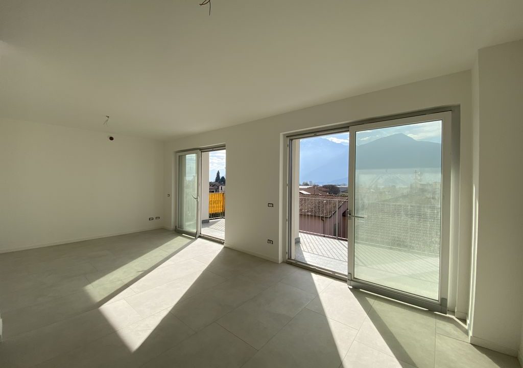 Lago Como Gravedona ed Uniti Appartamenti con Terrazzo - soggiorno