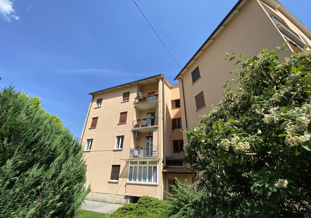 Menaggio Lago Como Appartamento con Balcone e Posto Auto