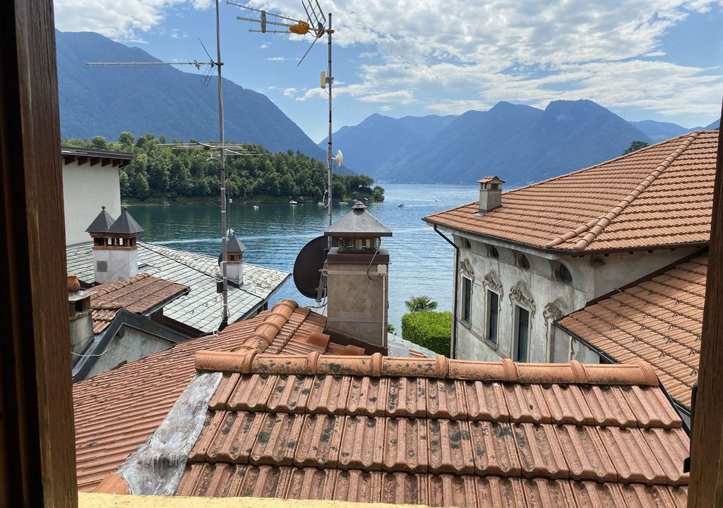 Appartamento Lago Como Ossuccio con Balcone e Vista Lago