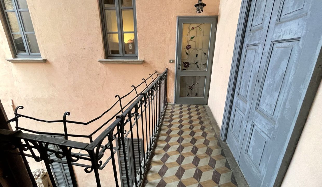 Lago Como Gravedona ed Uniti Appartamento in Palazzo d'epoca - balcone