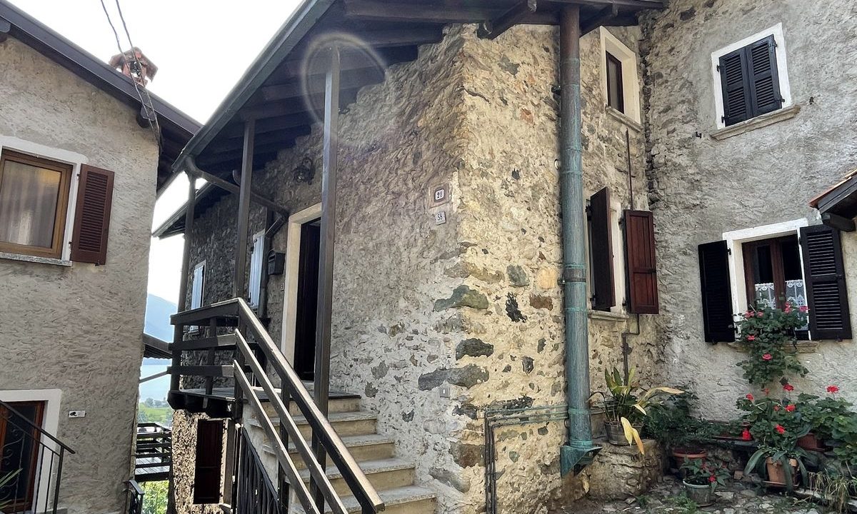 Gravedona ed Uniti Rustico in Pietra Vista Lago Como -retro