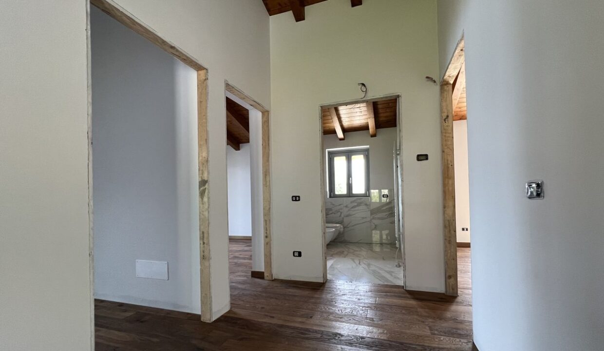 Lago Como Villa Indipendente con Piscina Pianello Lario