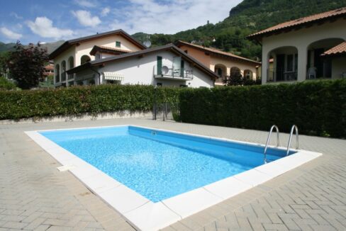 Lago Como Gravedona ed Uniti Appartamento con Giardino - piscina
