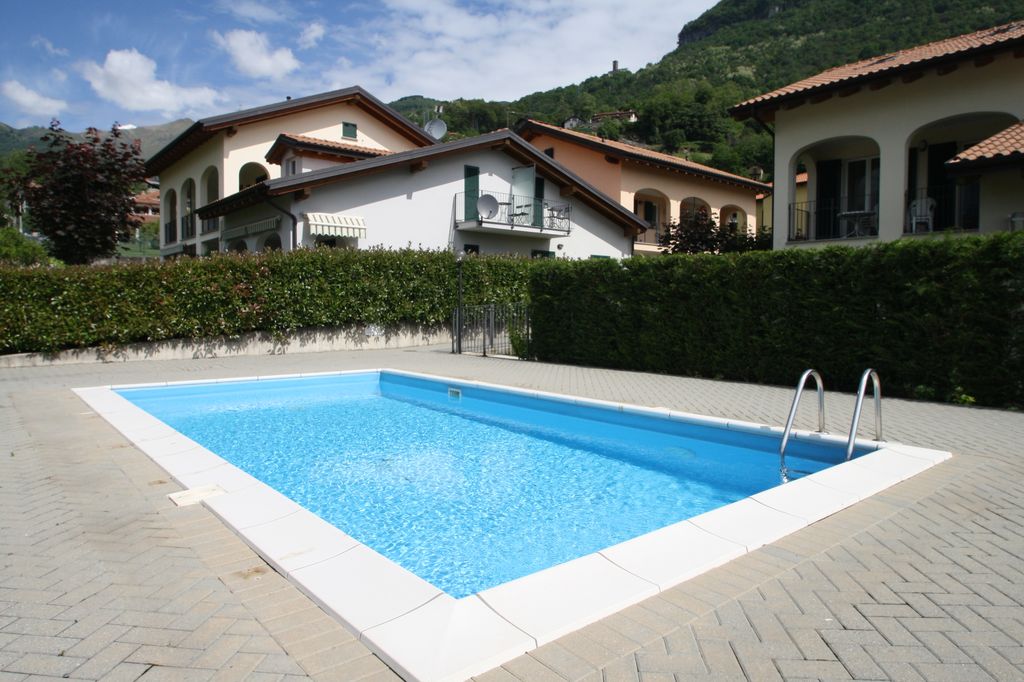 Lago Como Gravedona ed Uniti Appartamento con Giardino - piscina