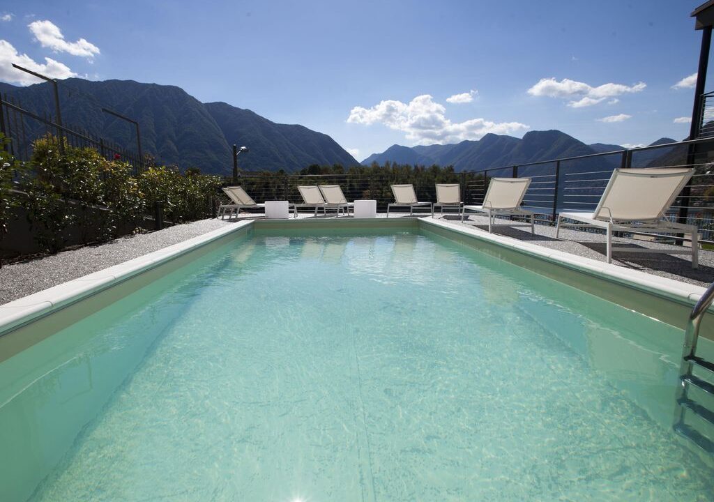 Lago Como Ossuccio Appartamento con Terrazzo e Vista Lago