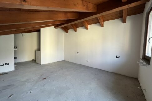 Lago Como Gravedona ed Uniti Appartamenti con Garage