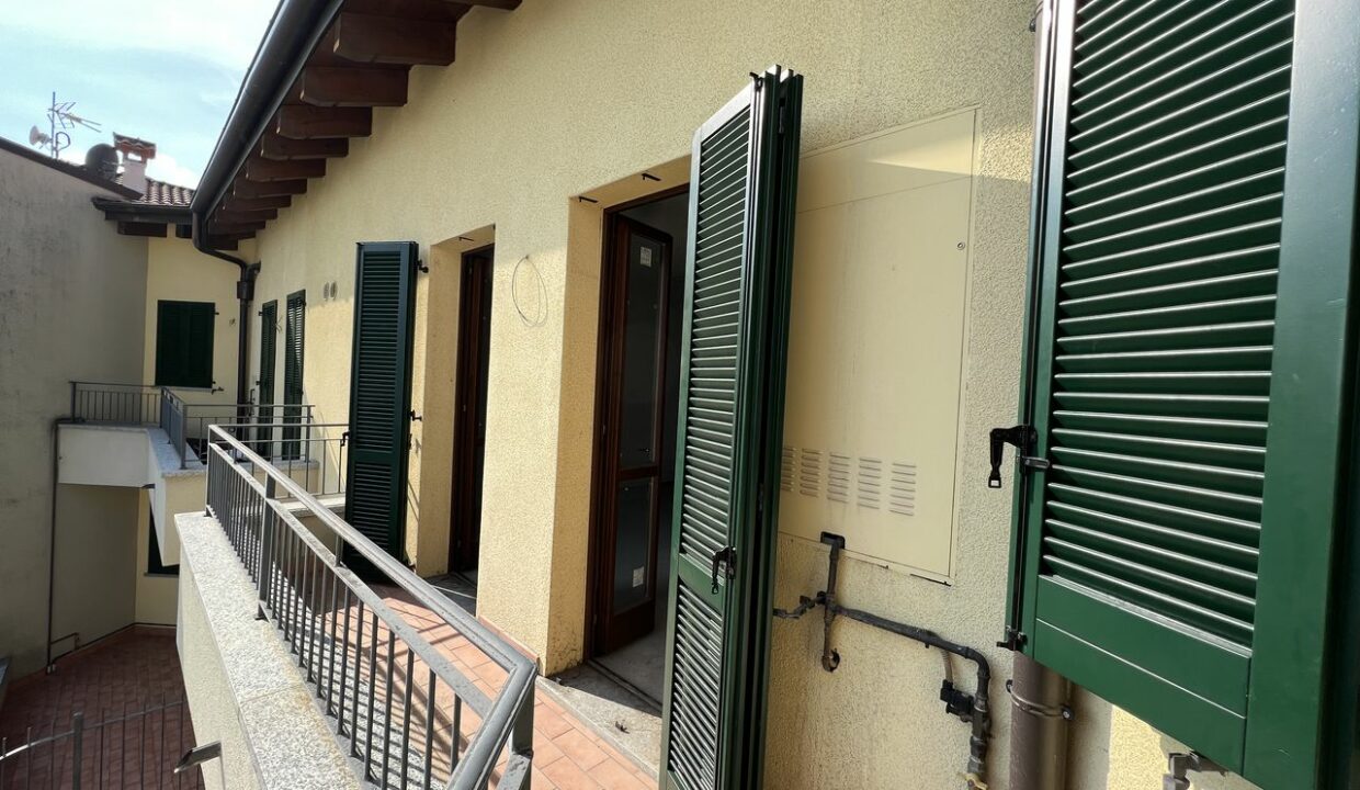 Lago Como Gravedona ed Uniti Appartamenti con Garage