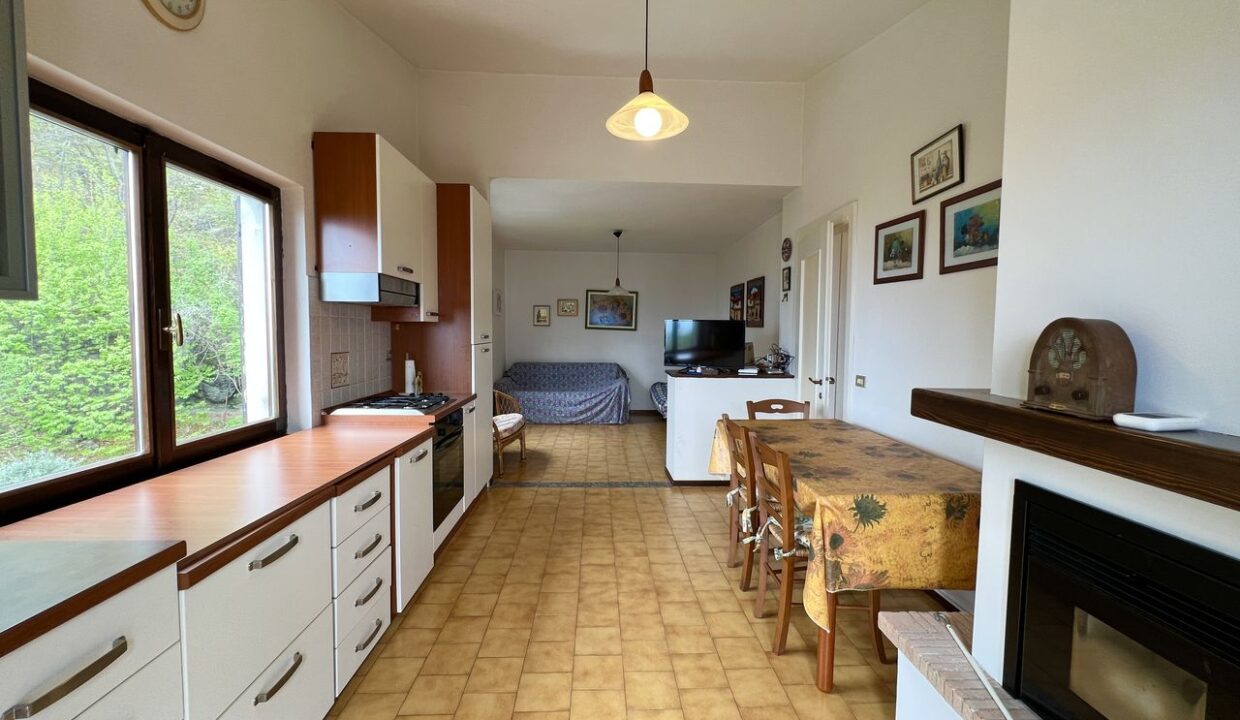 Gravedona ed Uniti Appartamento con Terrazzo Vista Lago Como