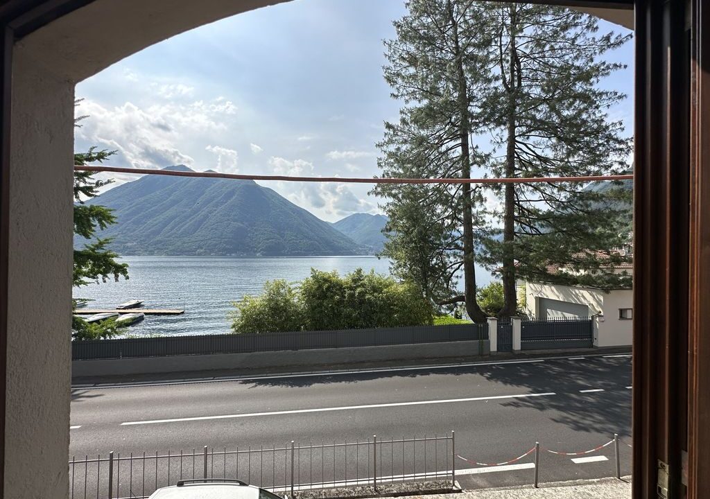 Lago Como Argegno Appartamento con Vista Lago
