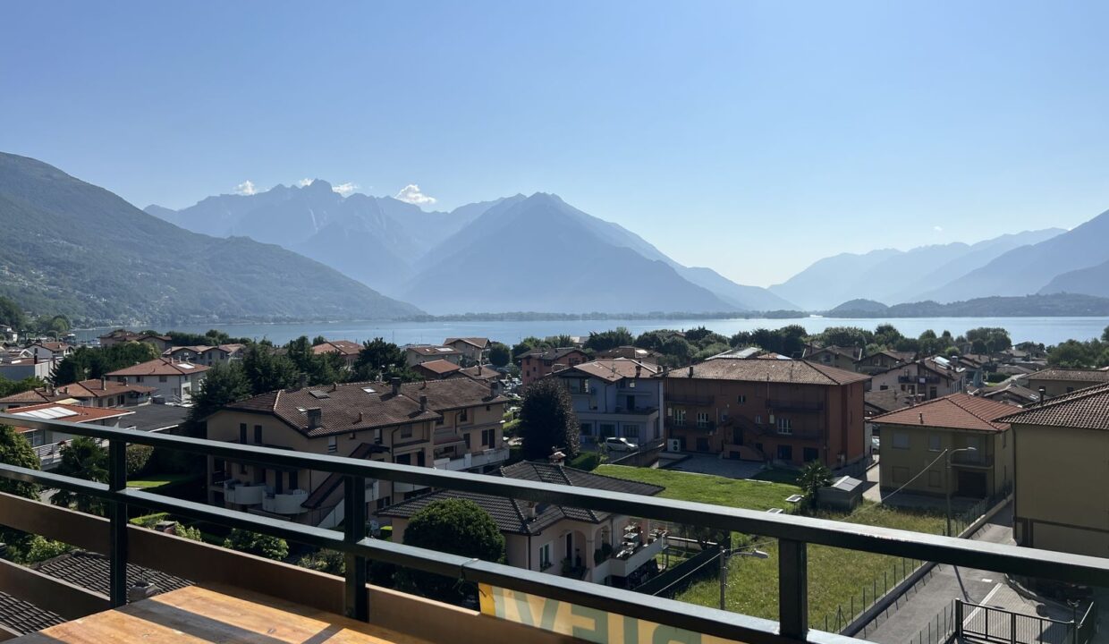 Appartamento con Terrazzo Vista Lago Como Domaso