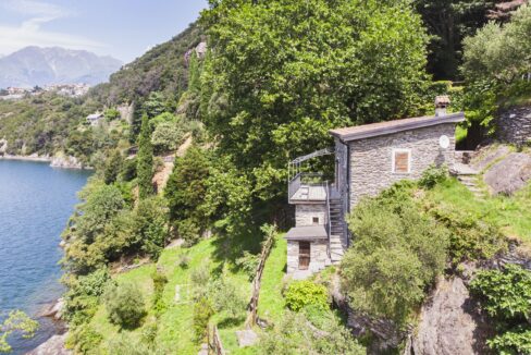 Villa Fronte Lago Como con Terreno - Dorio - esterno