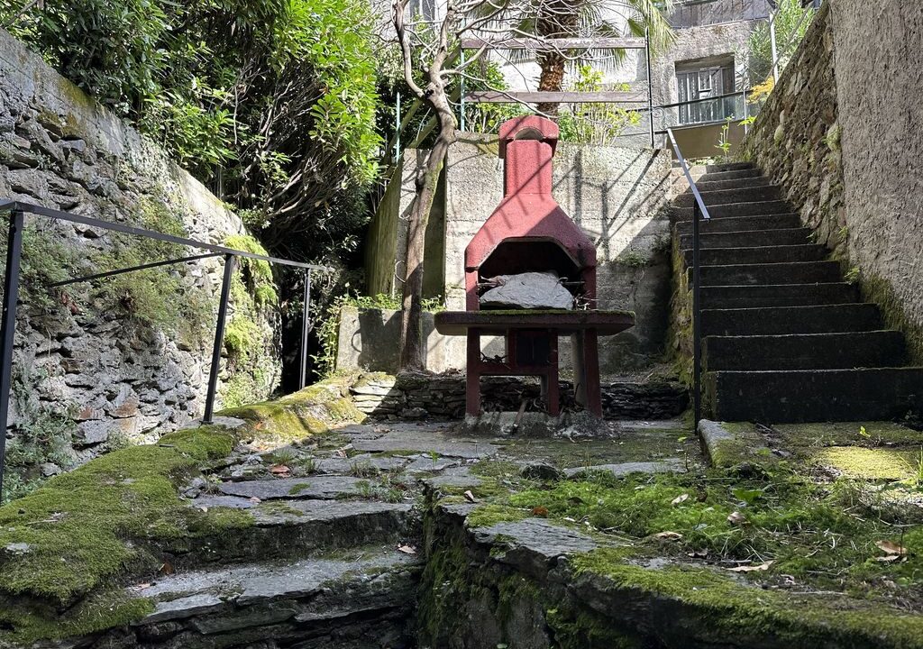 San Siro Casa in Sasso con Terrazzo e Vista Lago Como