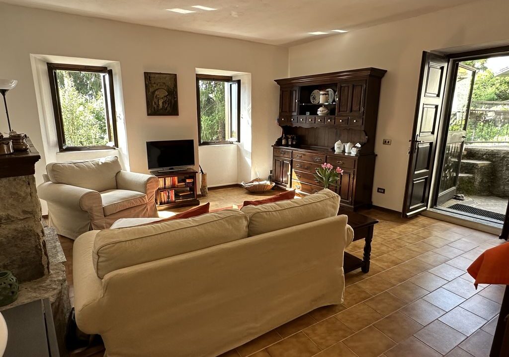 San Siro Casa in Sasso con Terrazzo e Vista Lago Como