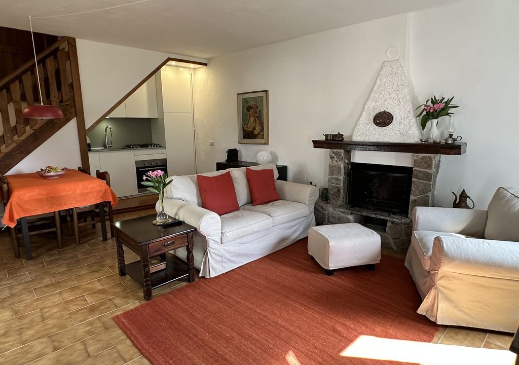 San Siro Casa in Sasso con Terrazzo e Vista Lago Como