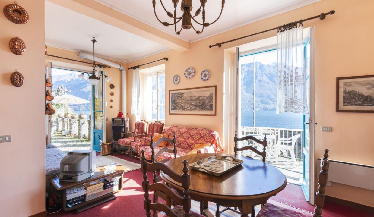 Villa Bellagio Fronte Lago di Como con Darsena- soggiorno