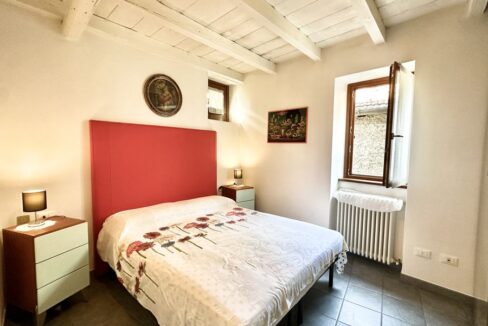 MA078 Appartamento Ossuccio Con Terrazzo e Vista Lago camera da letto