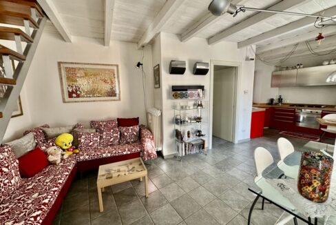 MA078 Appartamento Ossuccio Con Terrazzo e Vista Lago camera