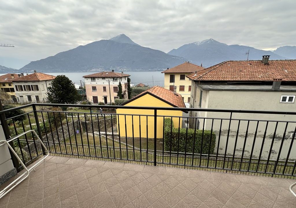Villa Lago Como Pianello del Lario con Terrazzo e Giardino