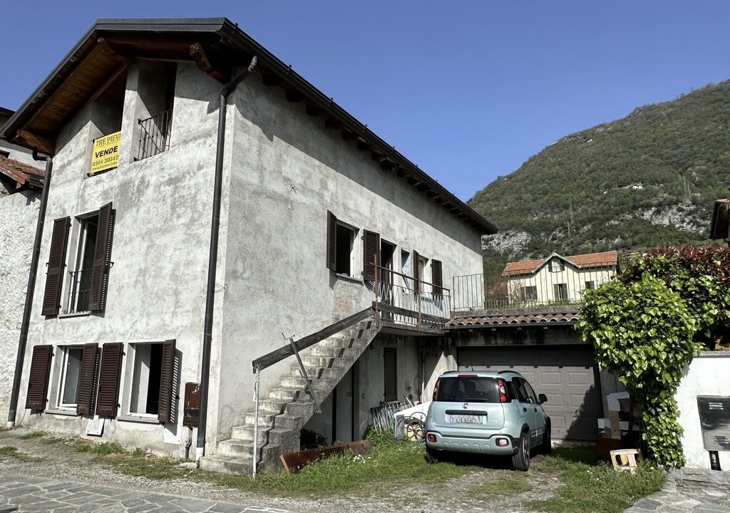 Casa da Ristrutturare Lago Como Tremezzina con Giardino e Garage
