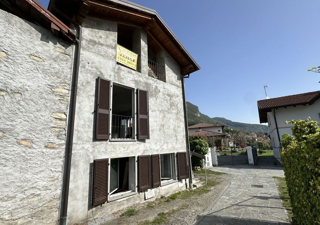 Casa da Ristrutturare Lago Como Tremezzina con Giardino e Garage