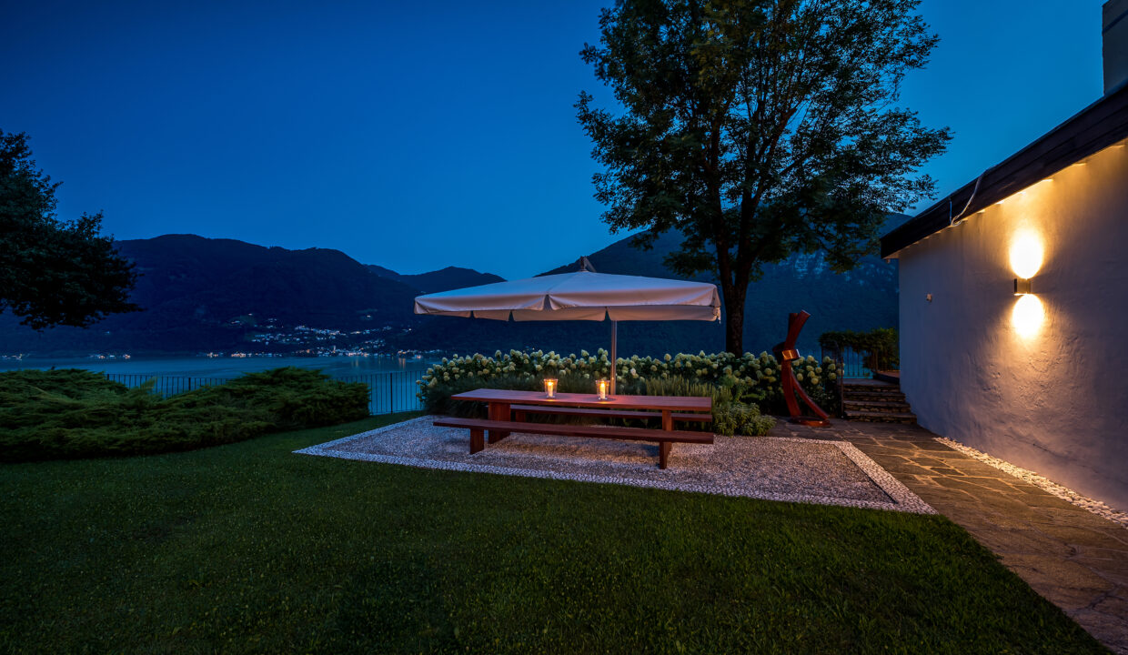 Lago Lugano Valsolda Villa con Piscina, Terreno e Vista Lago-24