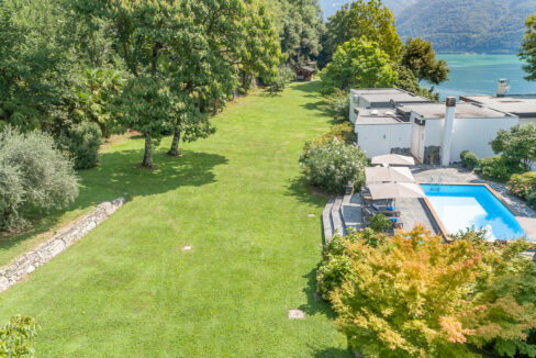 Lago Lugano Valsolda Villa con Piscina, Terreno e Vista Lago
