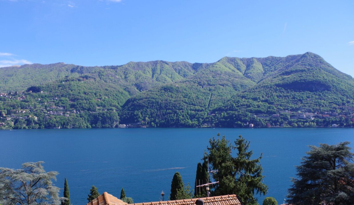 Lago Como Carate Urio Villa Indipendente con Terreno