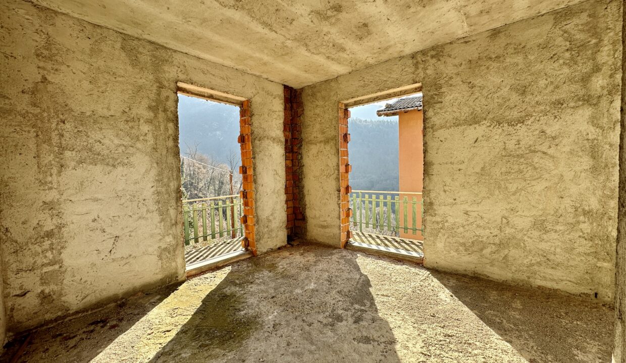 Faggeto Del Lario Rustico con vista lago2