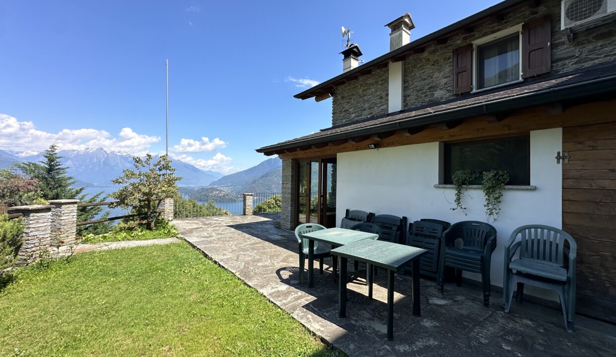 Pianello Rustico con Vista Lago10