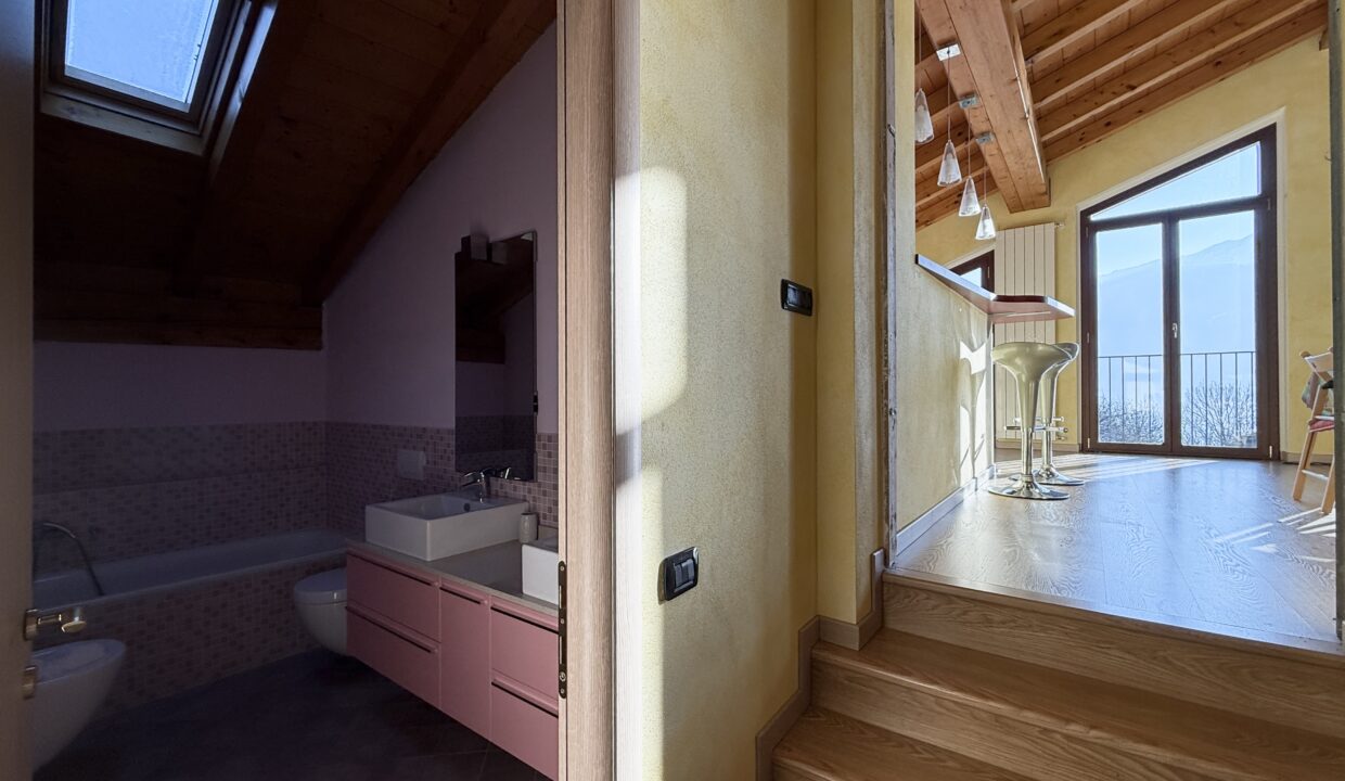 Cremia Casa con Giardino e Piscina13