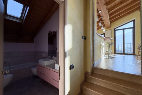 Cremia Casa con Giardino e Piscina13
