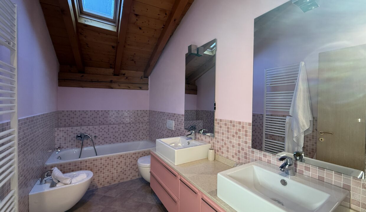 Cremia Casa con Giardino e Piscina14
