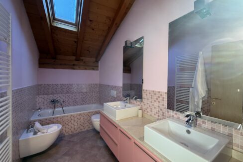 Cremia Casa con Giardino e Piscina14