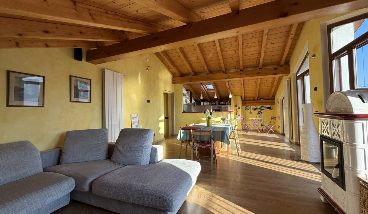 Cremia Casa con Giardino e Piscina16