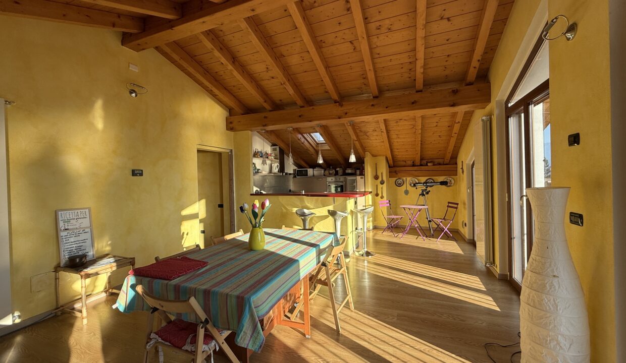 Cremia Casa con Giardino e Piscina17