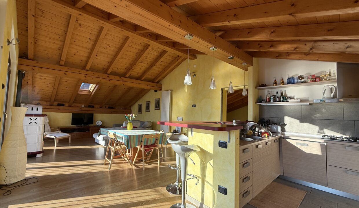 Cremia Casa con Giardino e Piscina19